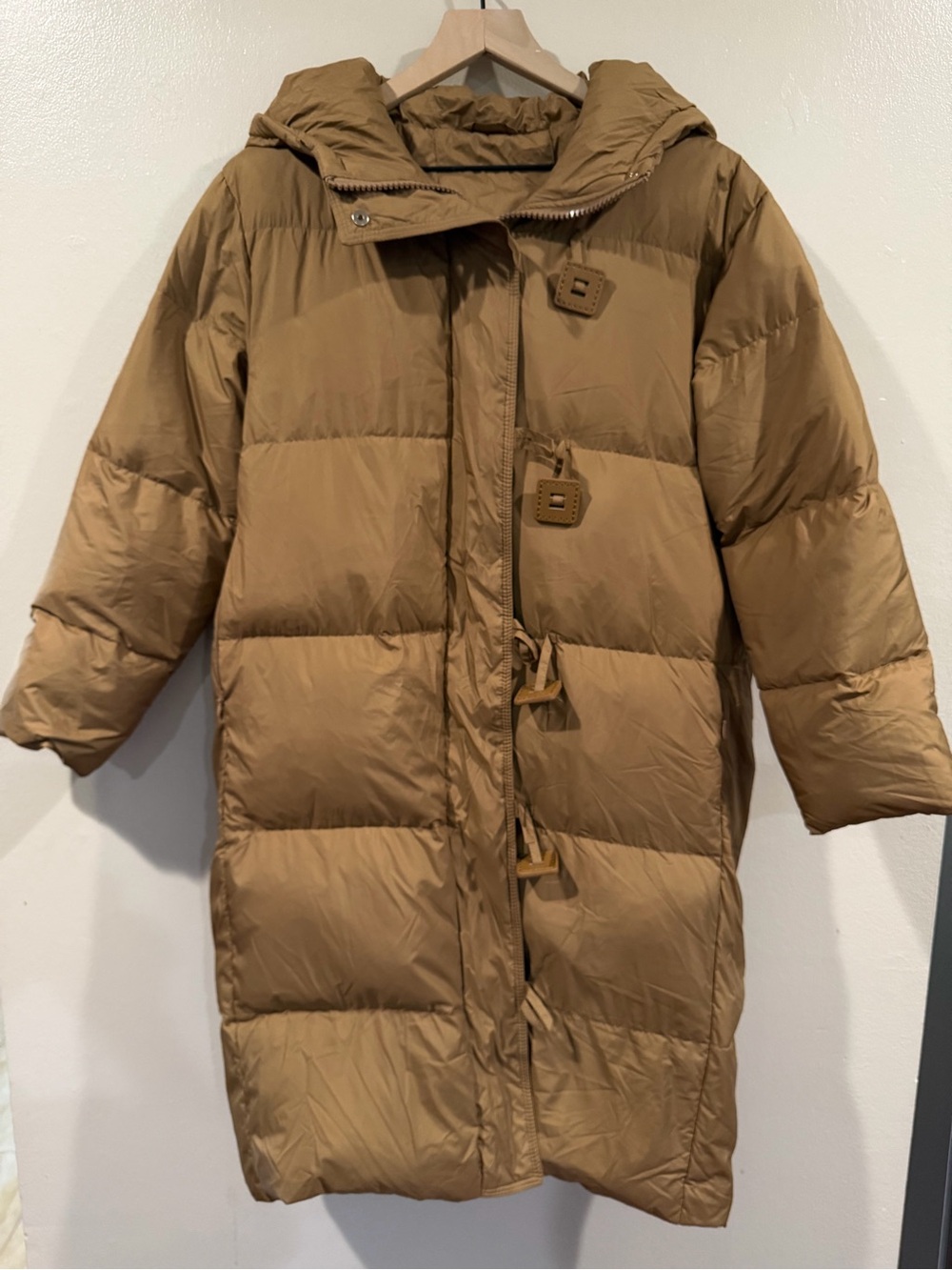 NWOT Duck Down Camel Long Hooded Puffer Coat Size - Medium